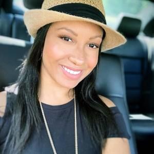 Meet your Posher, Emmanuella